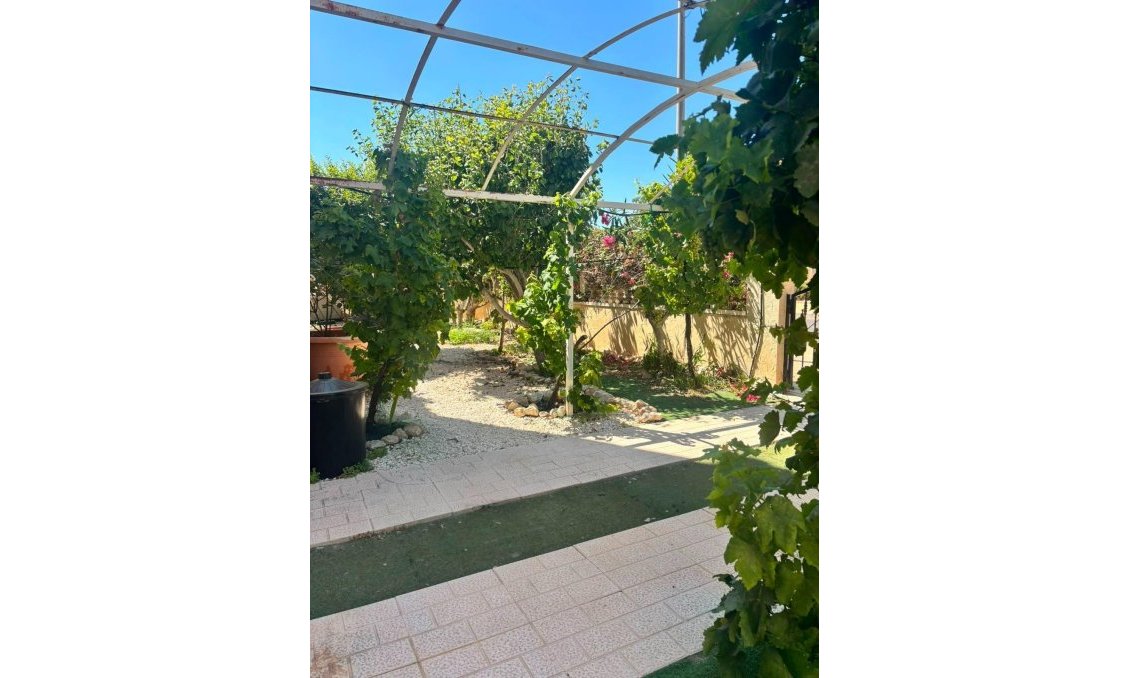 Wiederverkauf - Villa -
Orihuela Costa - Lomas de Cabo Roig