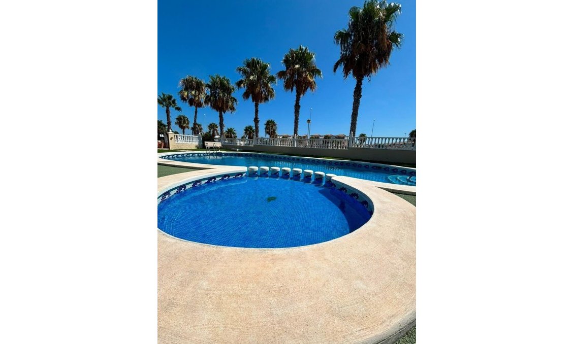 Wiederverkauf - Villa -
Orihuela Costa - Lomas de Cabo Roig