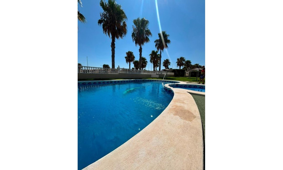 Wiederverkauf - Villa -
Orihuela Costa - Lomas de Cabo Roig