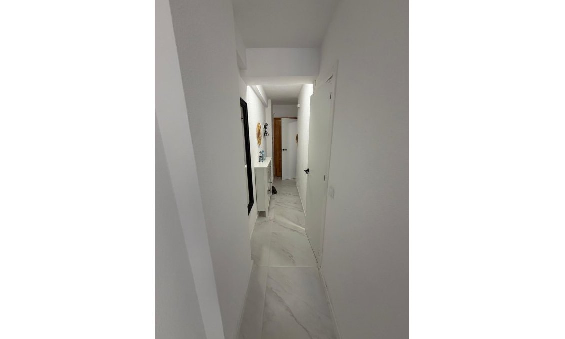 Wiederverkauf - Wohnung -
Torrevieja - Cabo Cervera
