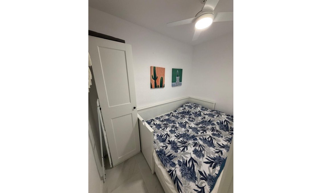 Wiederverkauf - Wohnung -
Torrevieja - Cabo Cervera