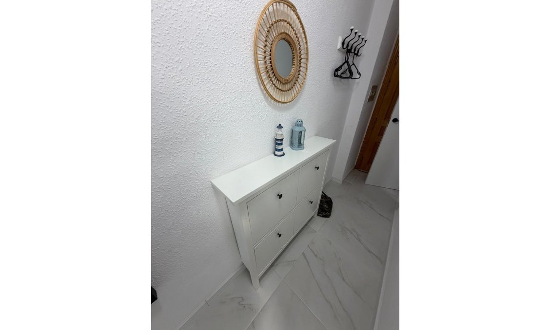 Wiederverkauf - Wohnung -
Torrevieja - Cabo Cervera