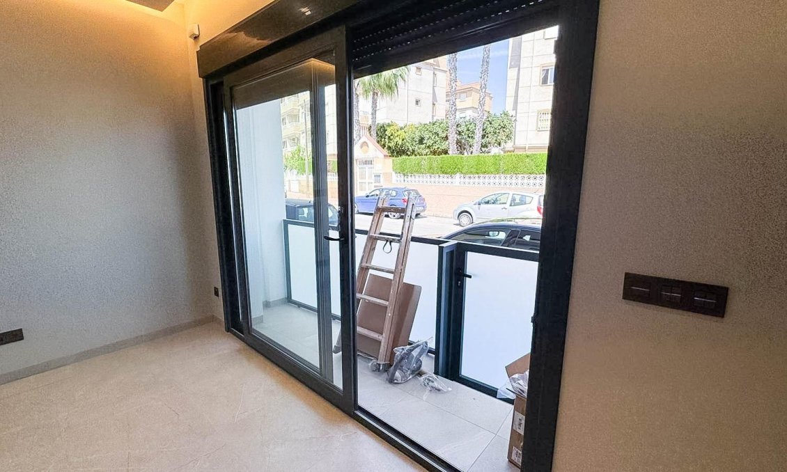 Segunda mano - Apartamento -
Torrevieja - Playa de los Locos