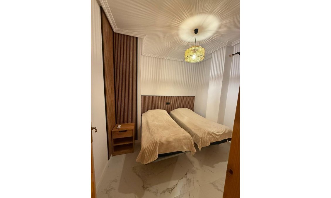 Wiederverkauf - Wohnung -
Torrevieja - Acequion