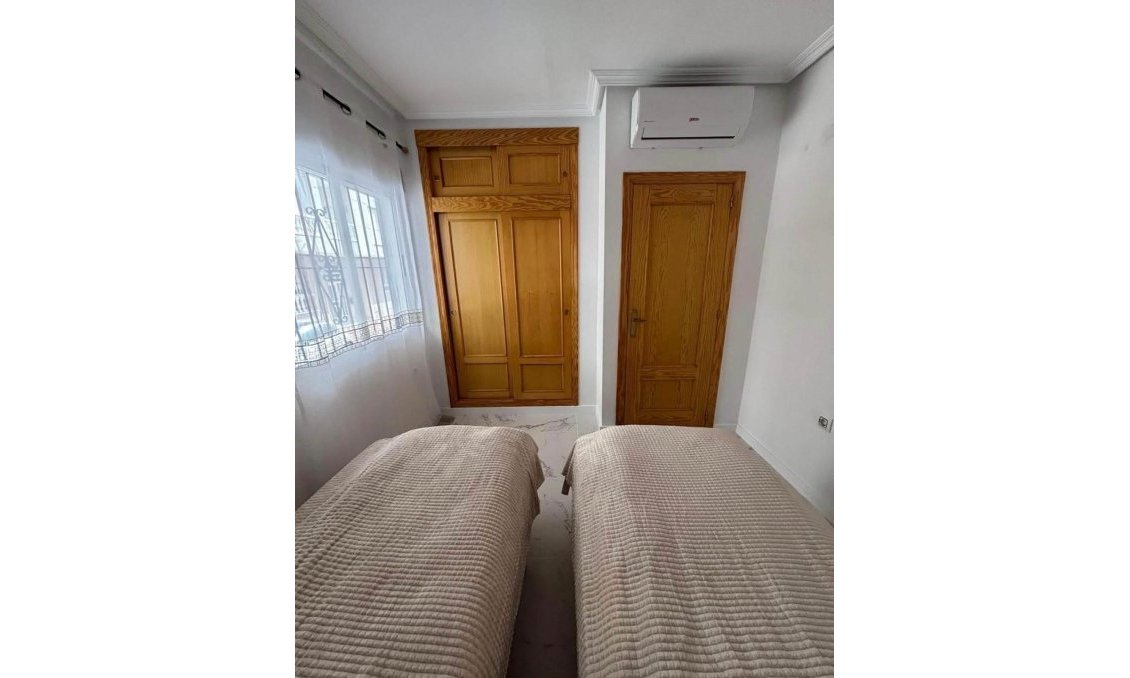Wiederverkauf - Wohnung -
Torrevieja - Acequion