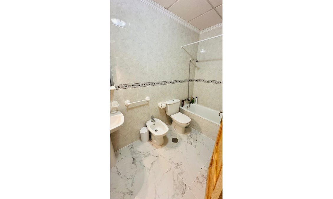 Wiederverkauf - Wohnung -
Torrevieja - Acequion