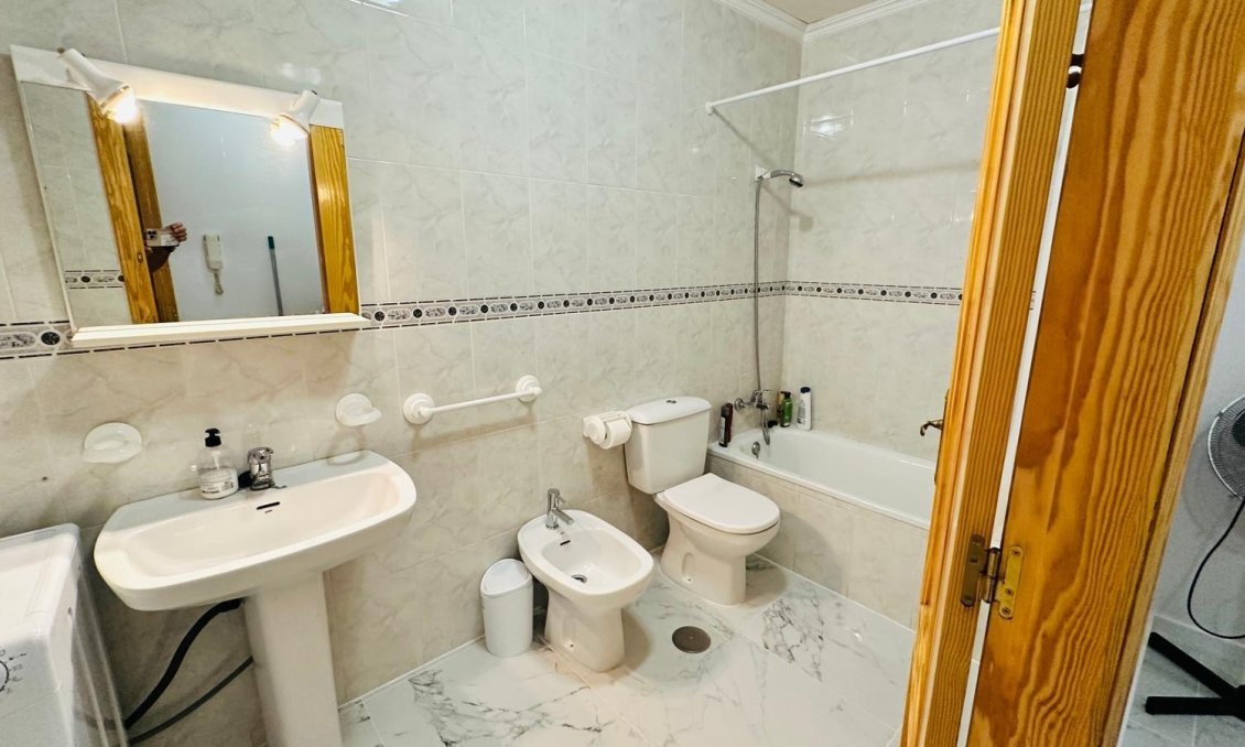 Wiederverkauf - Wohnung -
Torrevieja - Acequion