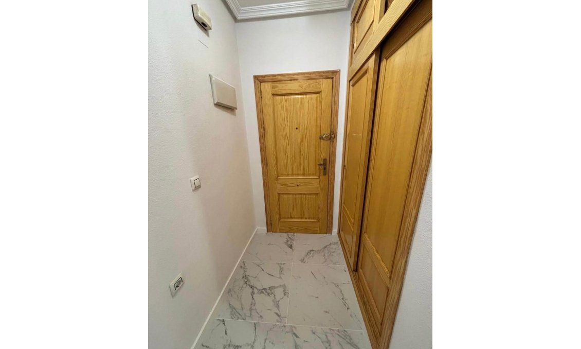 Wiederverkauf - Wohnung -
Torrevieja - Acequion