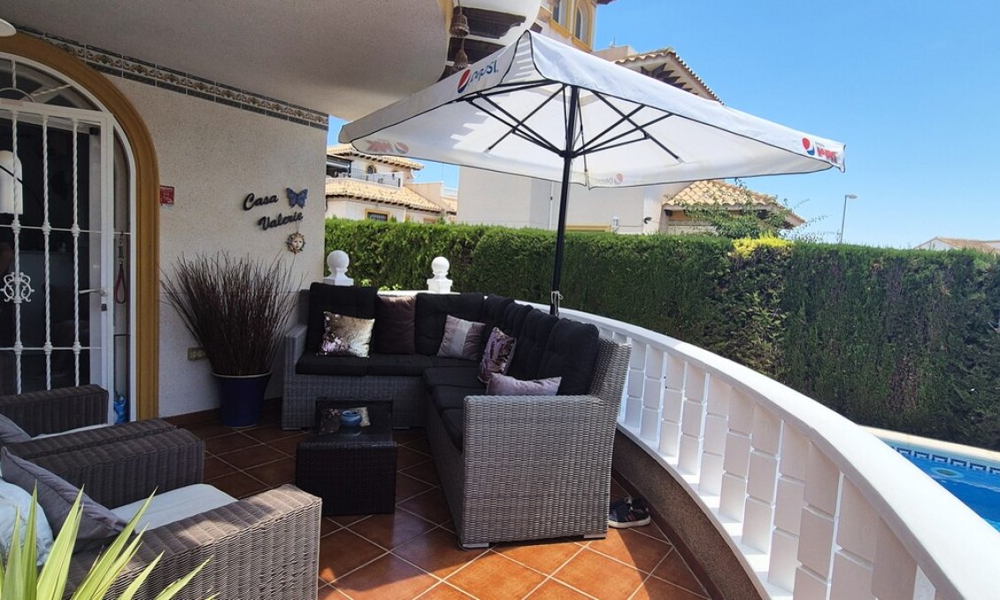 Wiederverkauf - Villa -
Villamartin - Costa Blanca