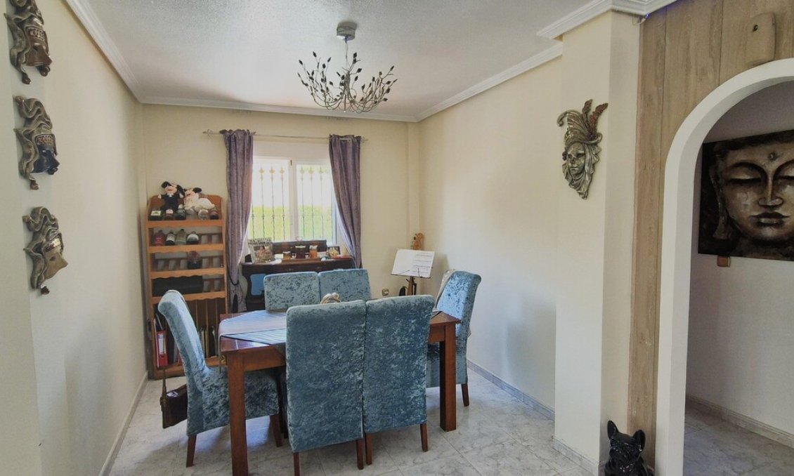Wiederverkauf - Villa -
Villamartin - Costa Blanca