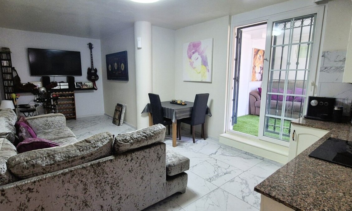 Wiederverkauf - Villa -
Villamartin - Costa Blanca