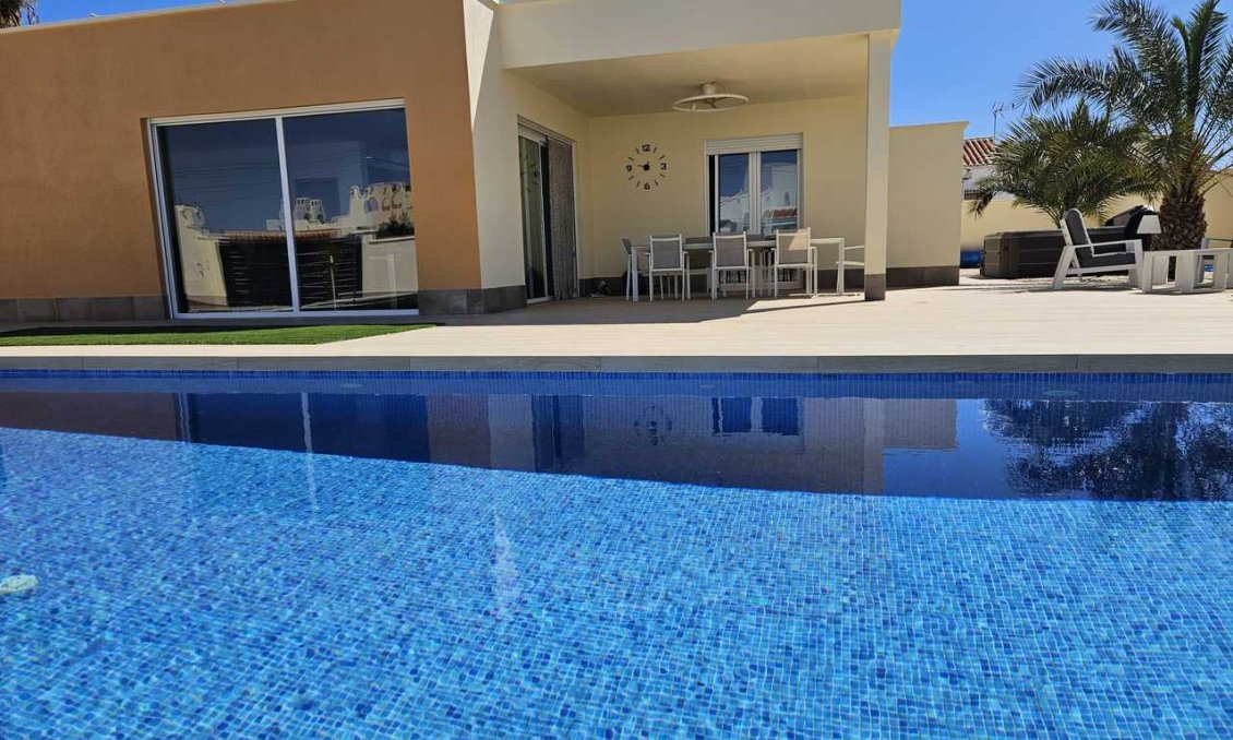 Segunda mano - Villa -
Torrevieja - Costa Blanca