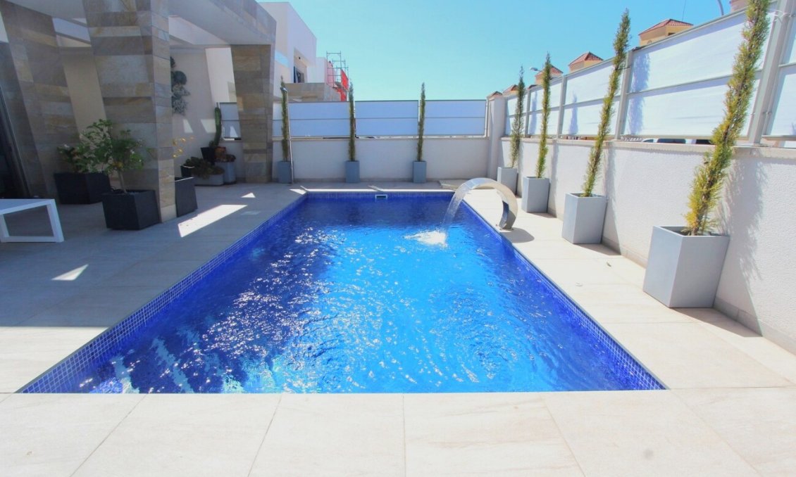Wiederverkauf - Villa -
Villamartin - El Galan