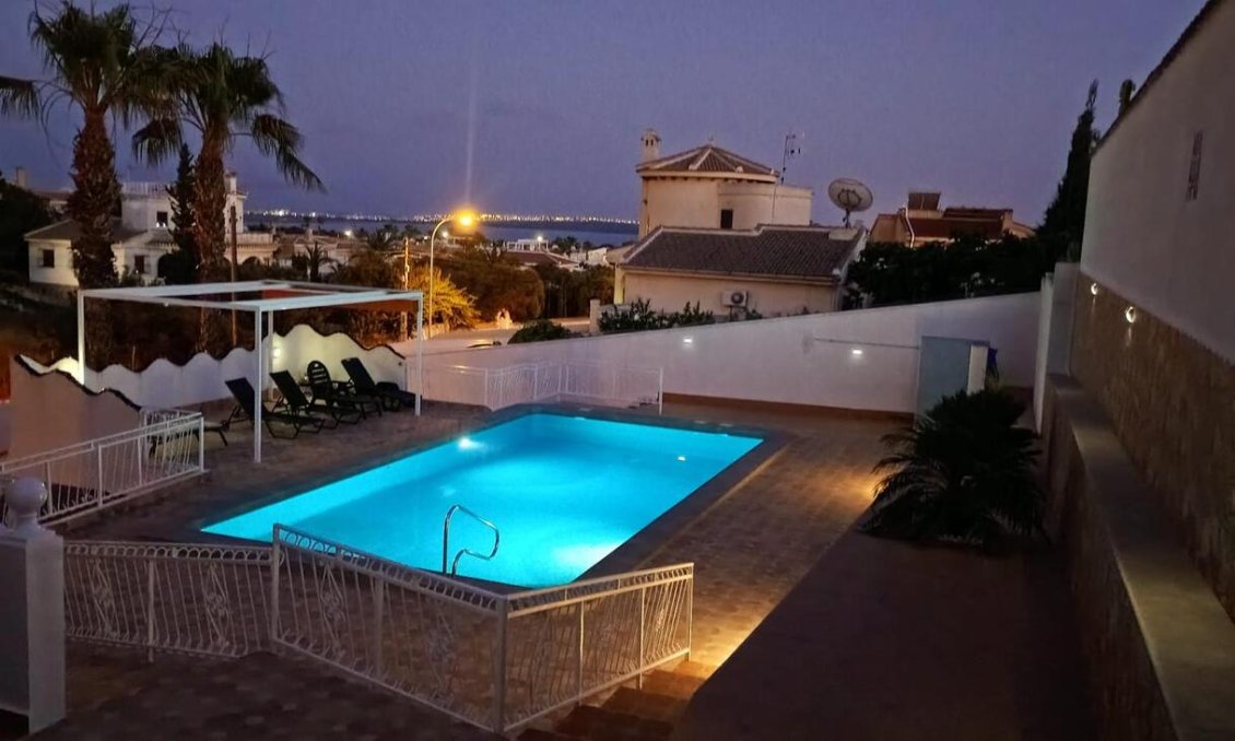Segunda mano - Villa -
Ciudad Quesada - Costa Blanca