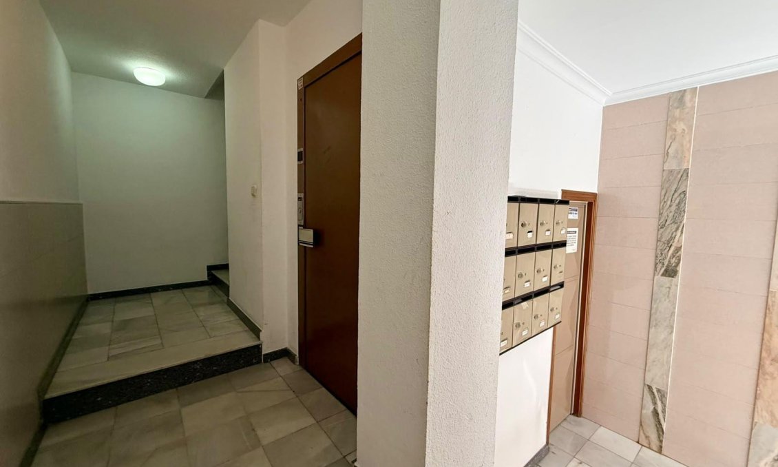 Wiederverkauf - Wohnung -
Torrevieja - Playa del Cura