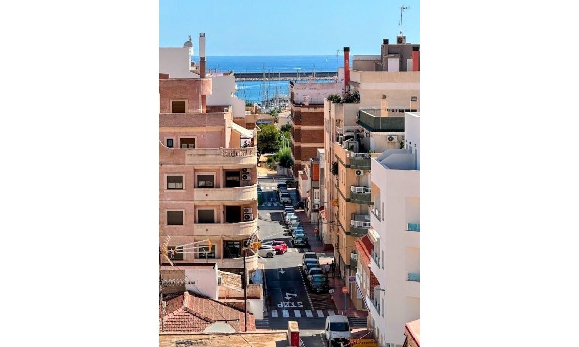 Resale - Apartment -
Torrevieja - Centro