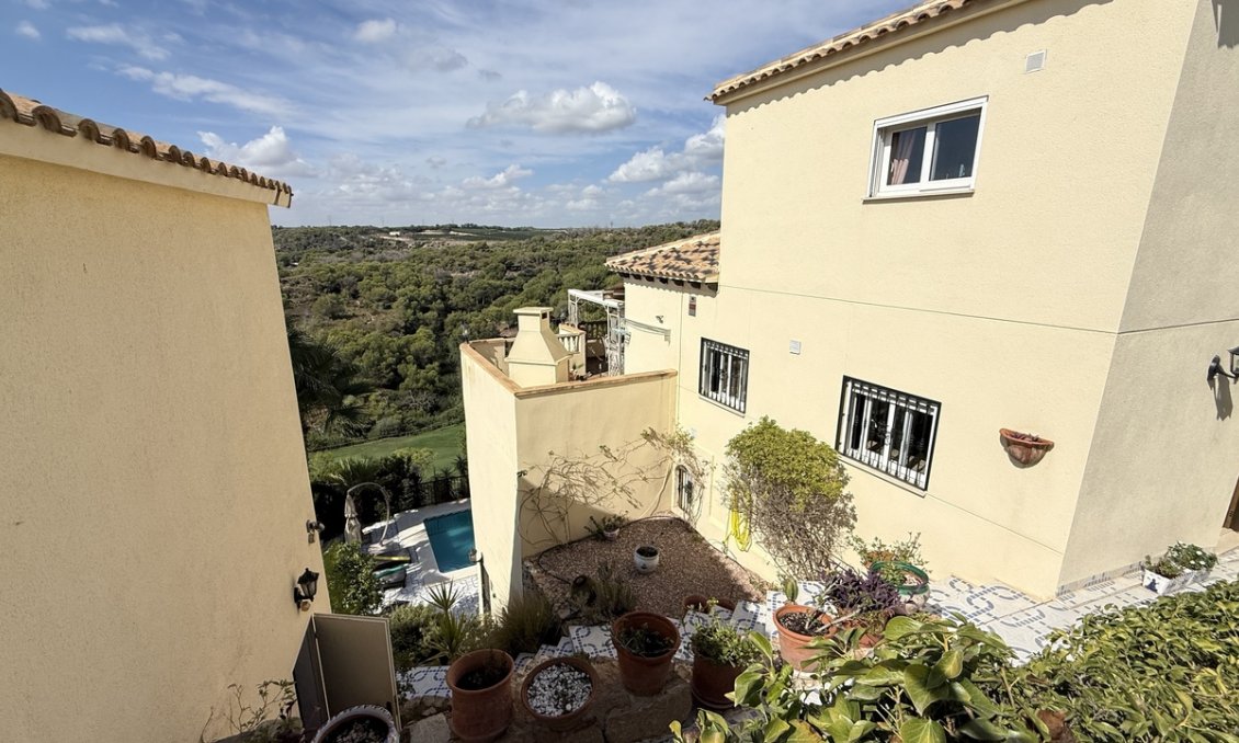 Wiederverkauf - Villa -
Villamartin - Costa Blanca