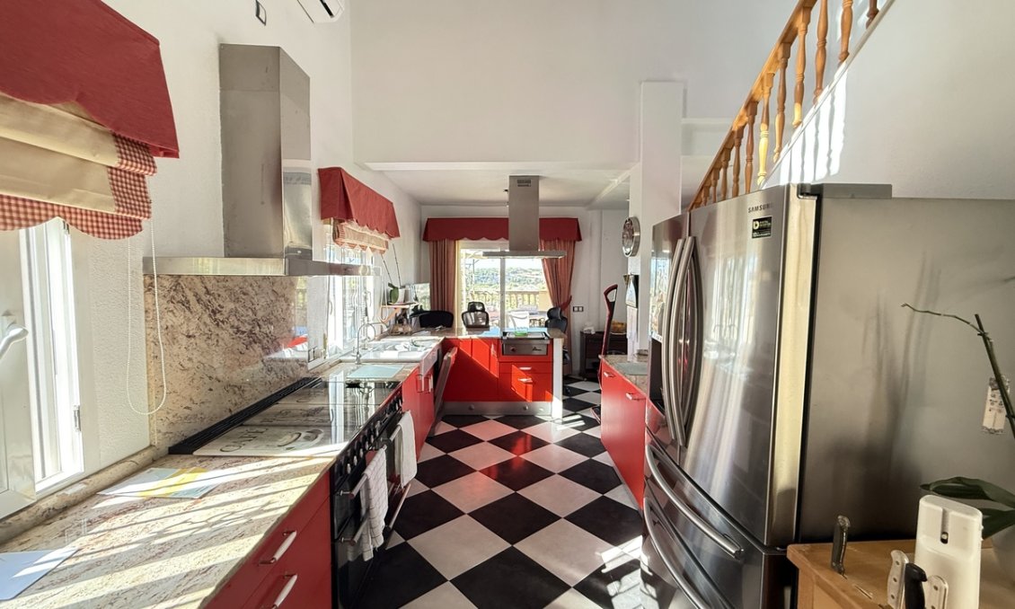 Wiederverkauf - Villa -
Villamartin - Costa Blanca