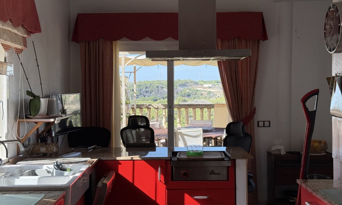 Wiederverkauf - Villa -
Villamartin - Costa Blanca