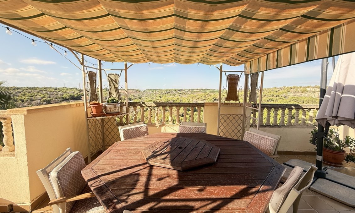 Wiederverkauf - Villa -
Villamartin - Costa Blanca