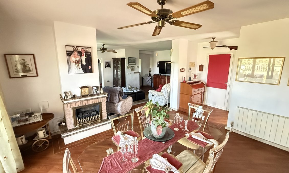 Wiederverkauf - Villa -
Villamartin - Costa Blanca