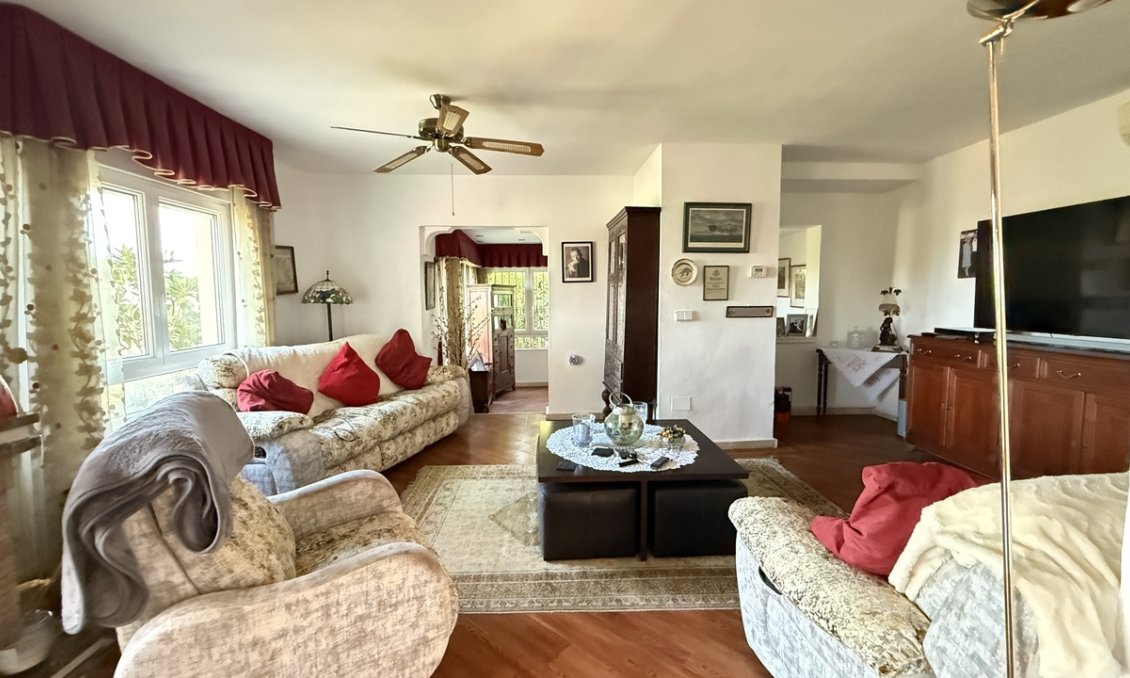 Wiederverkauf - Villa -
Villamartin - Costa Blanca