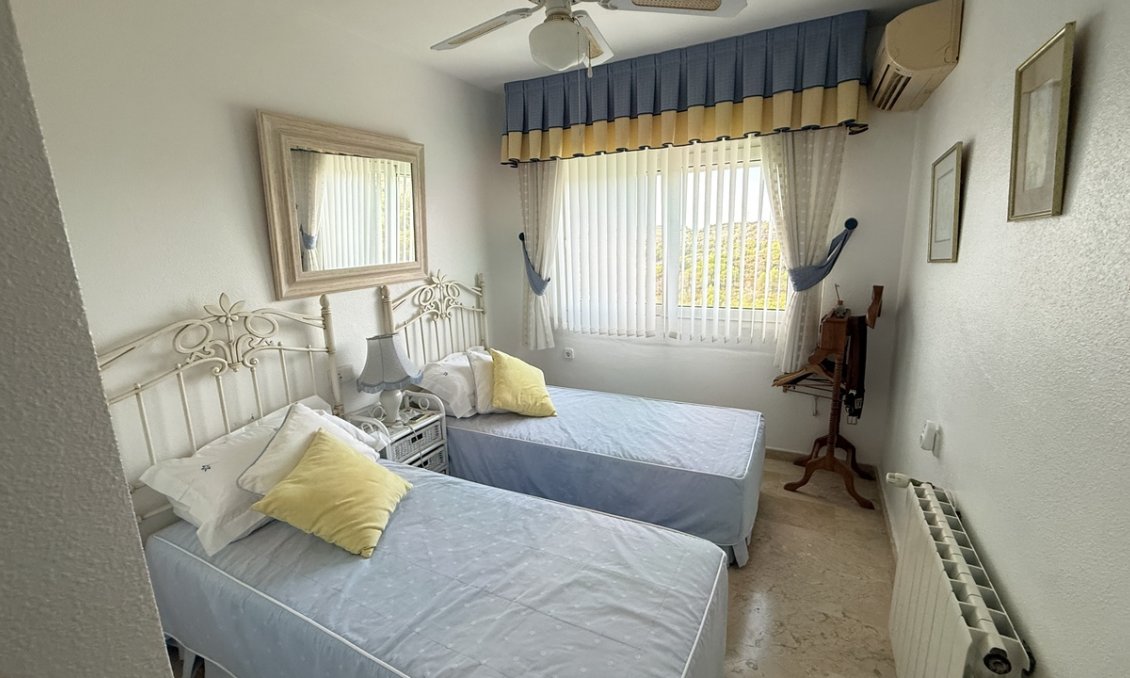 Wiederverkauf - Villa -
Villamartin - Costa Blanca