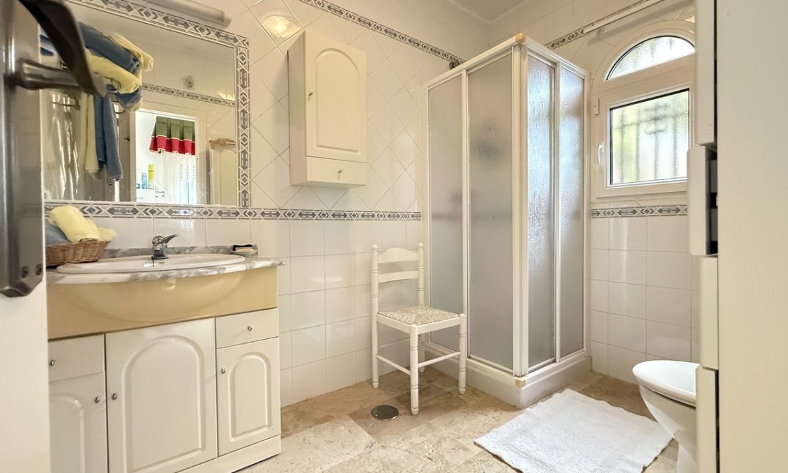 Wiederverkauf - Villa -
Villamartin - Costa Blanca