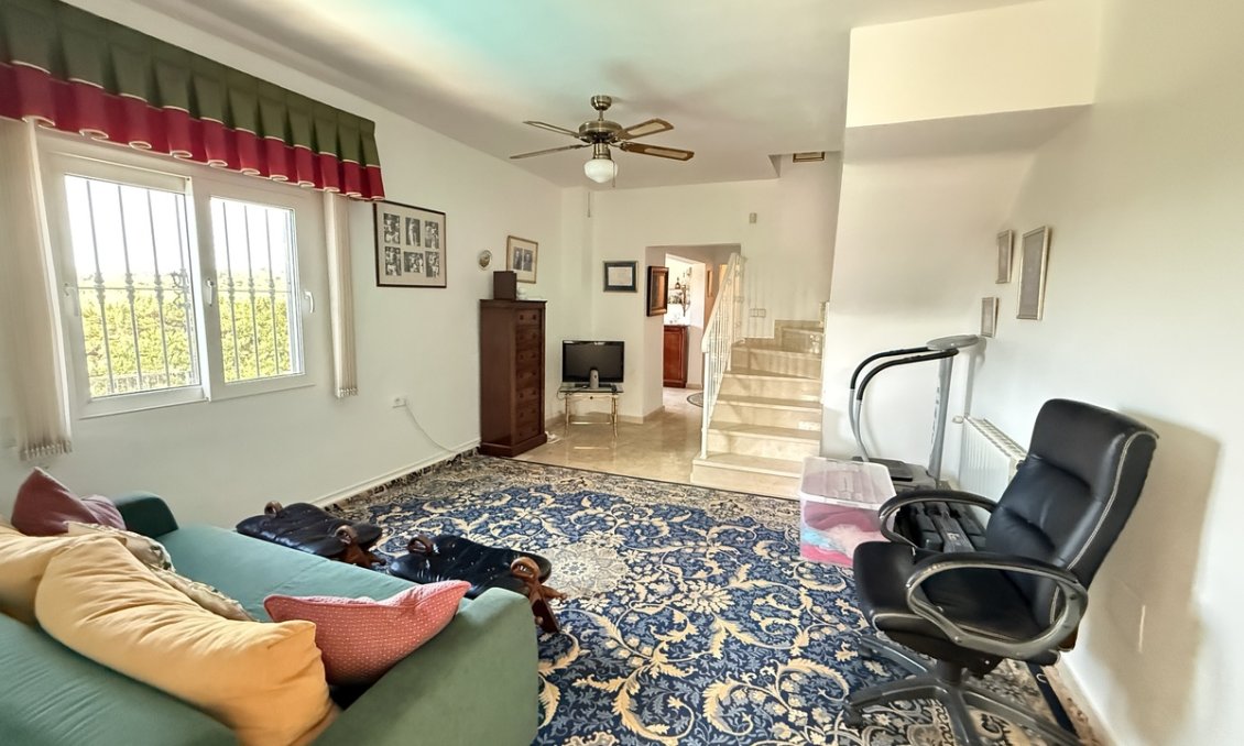 Wiederverkauf - Villa -
Villamartin - Costa Blanca