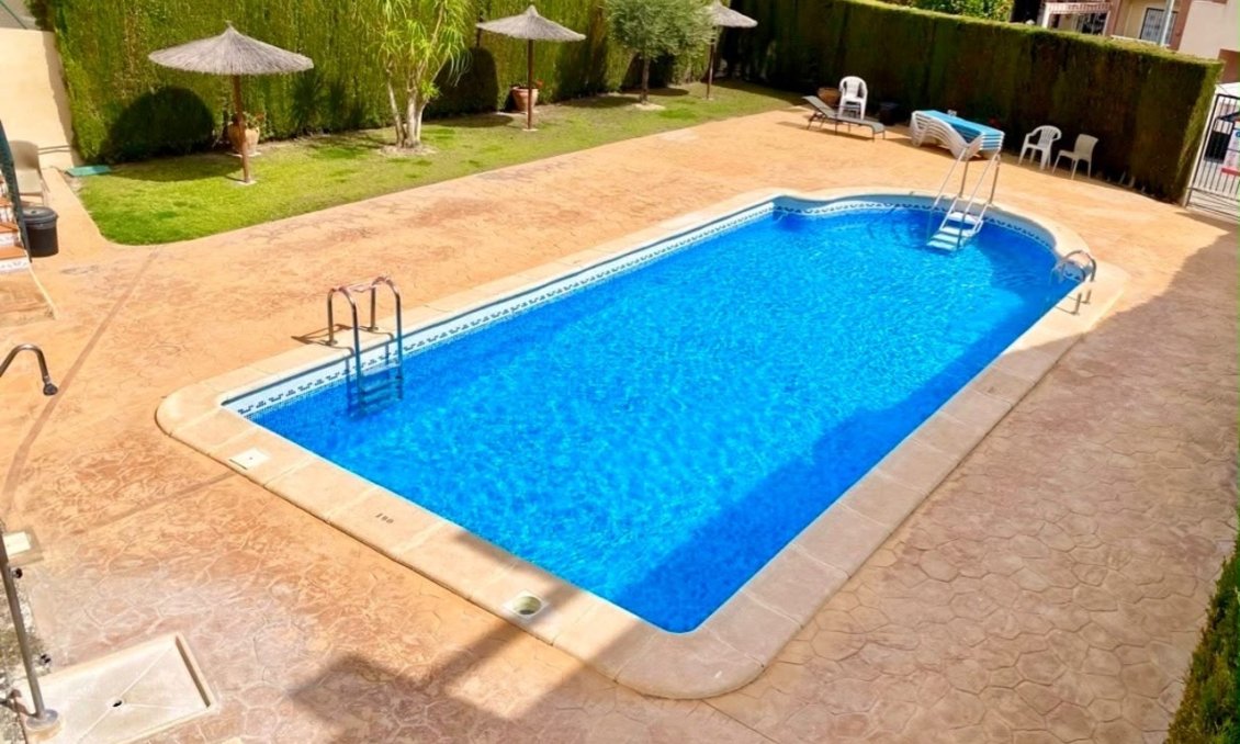 Wiederverkauf - Villa -
Villamartin - Costa Blanca