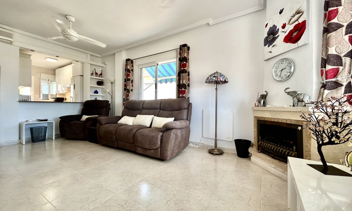Wiederverkauf - Villa -
Villamartin - Costa Blanca