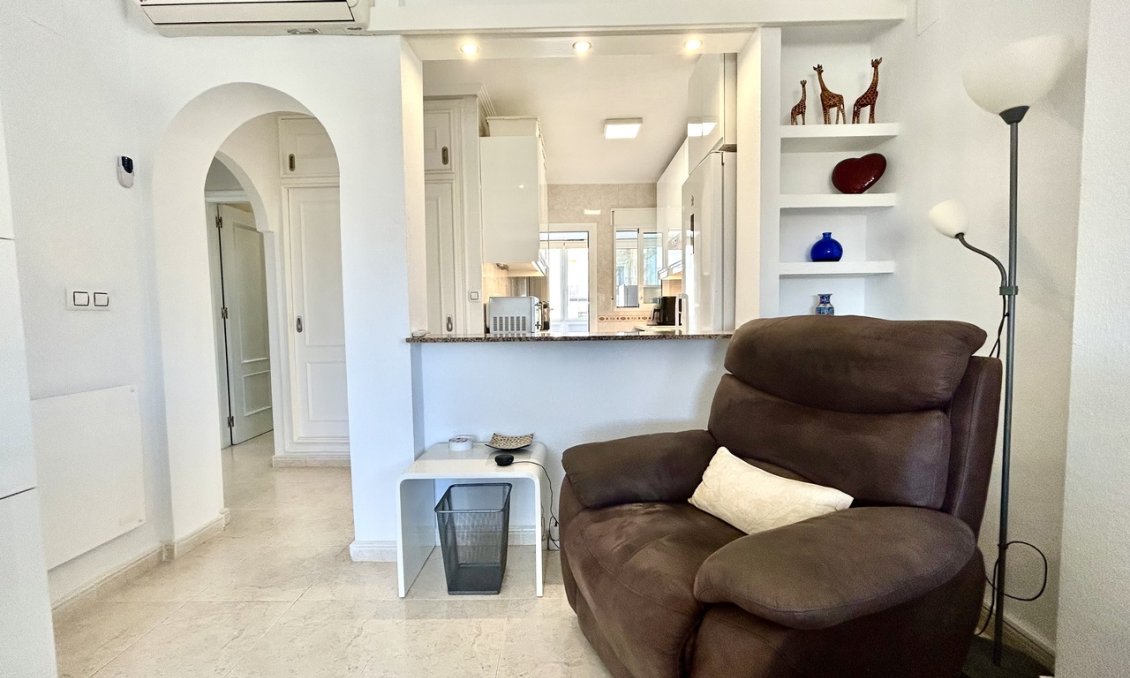 Wiederverkauf - Villa -
Villamartin - Costa Blanca