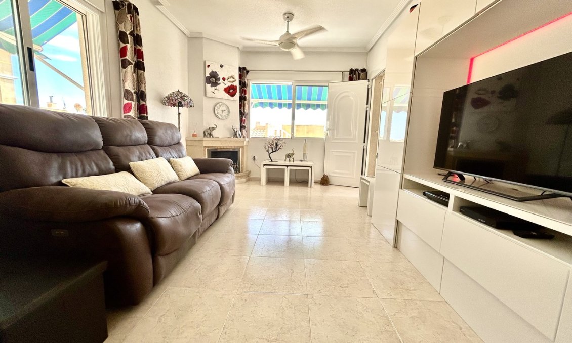 Wiederverkauf - Villa -
Villamartin - Costa Blanca