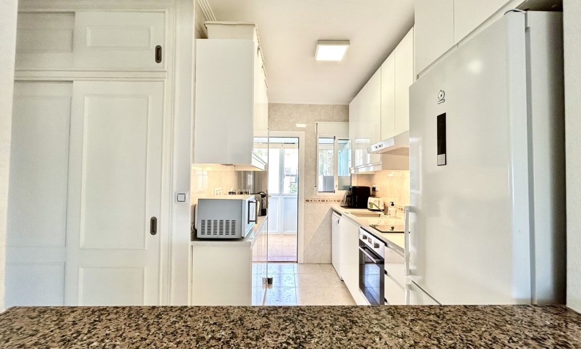 Wiederverkauf - Villa -
Villamartin - Costa Blanca