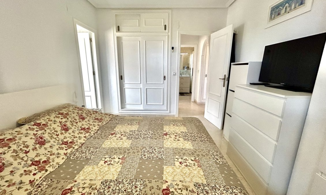 Wiederverkauf - Villa -
Villamartin - Costa Blanca
