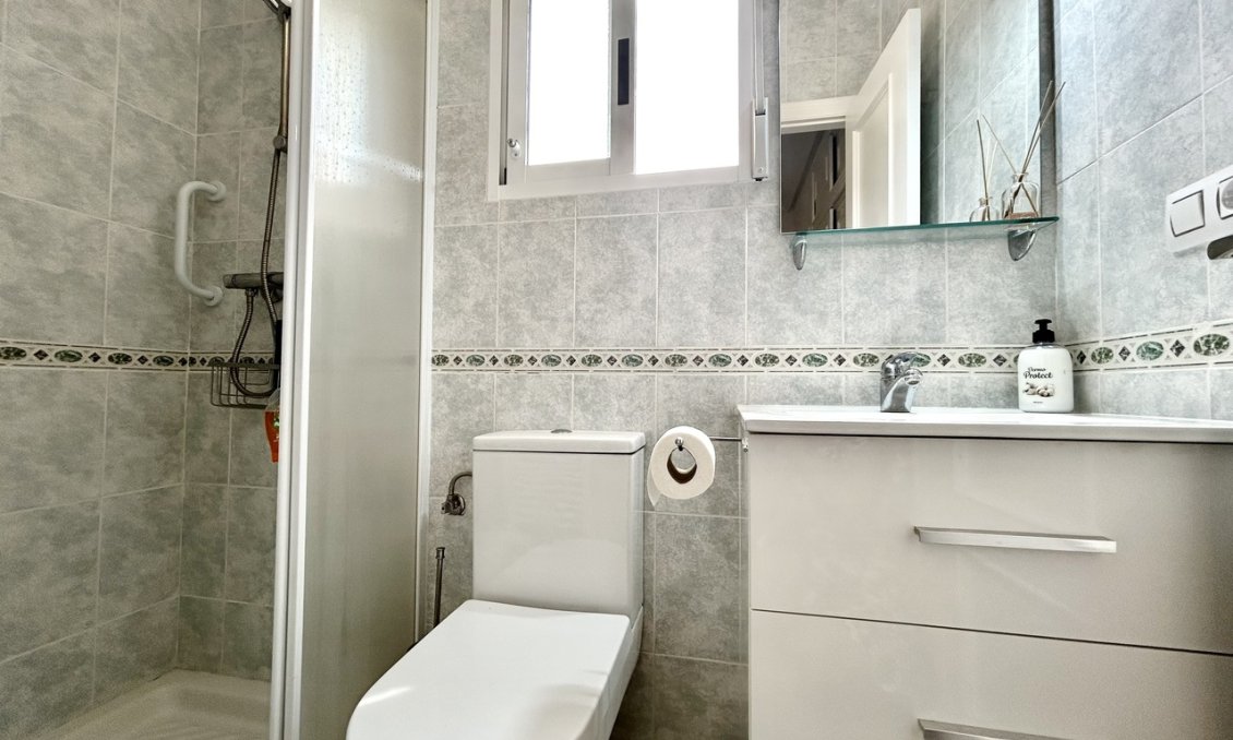 Wiederverkauf - Villa -
Villamartin - Costa Blanca