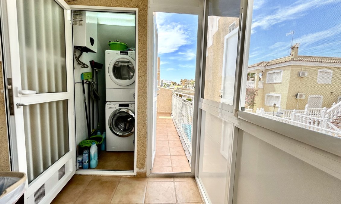 Wiederverkauf - Villa -
Villamartin - Costa Blanca