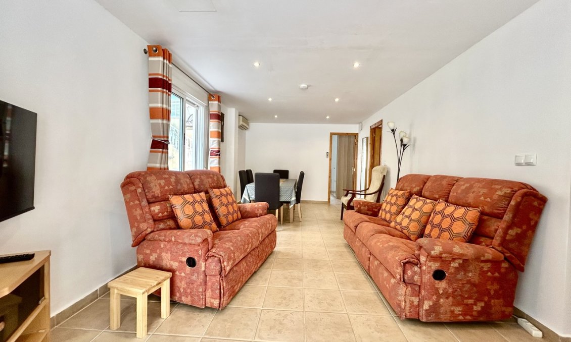 Wiederverkauf - Villa -
Villamartin - Costa Blanca