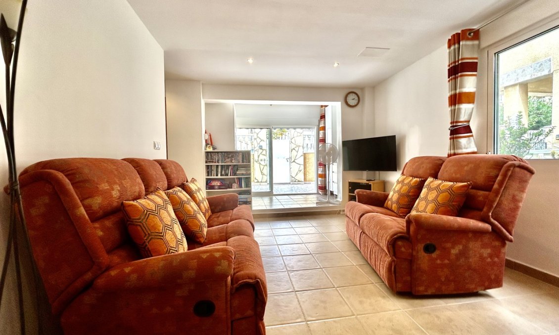 Wiederverkauf - Villa -
Villamartin - Costa Blanca