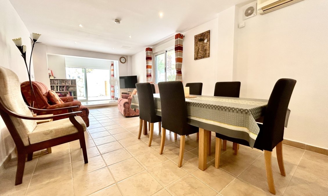 Wiederverkauf - Villa -
Villamartin - Costa Blanca