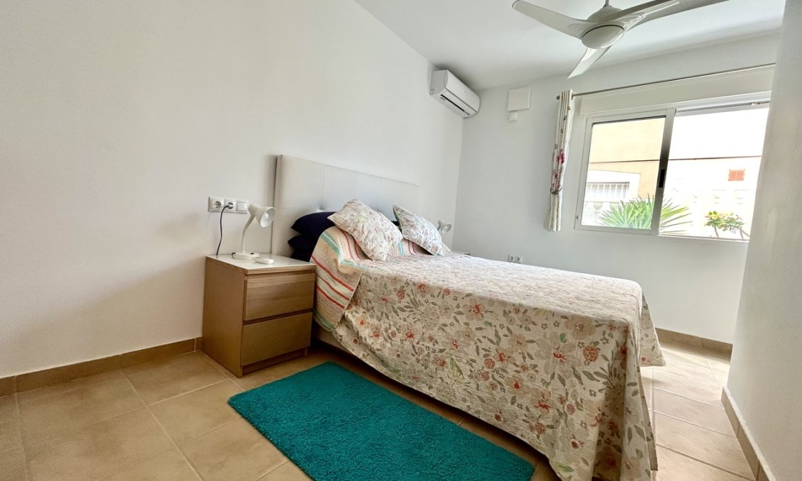 Wiederverkauf - Villa -
Villamartin - Costa Blanca