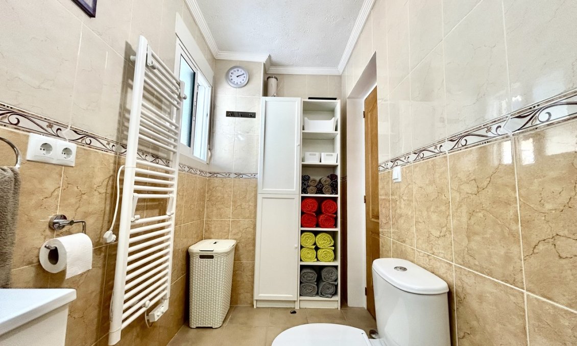 Wiederverkauf - Villa -
Villamartin - Costa Blanca