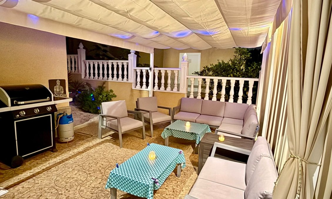 Wiederverkauf - Villa -
Villamartin - Costa Blanca