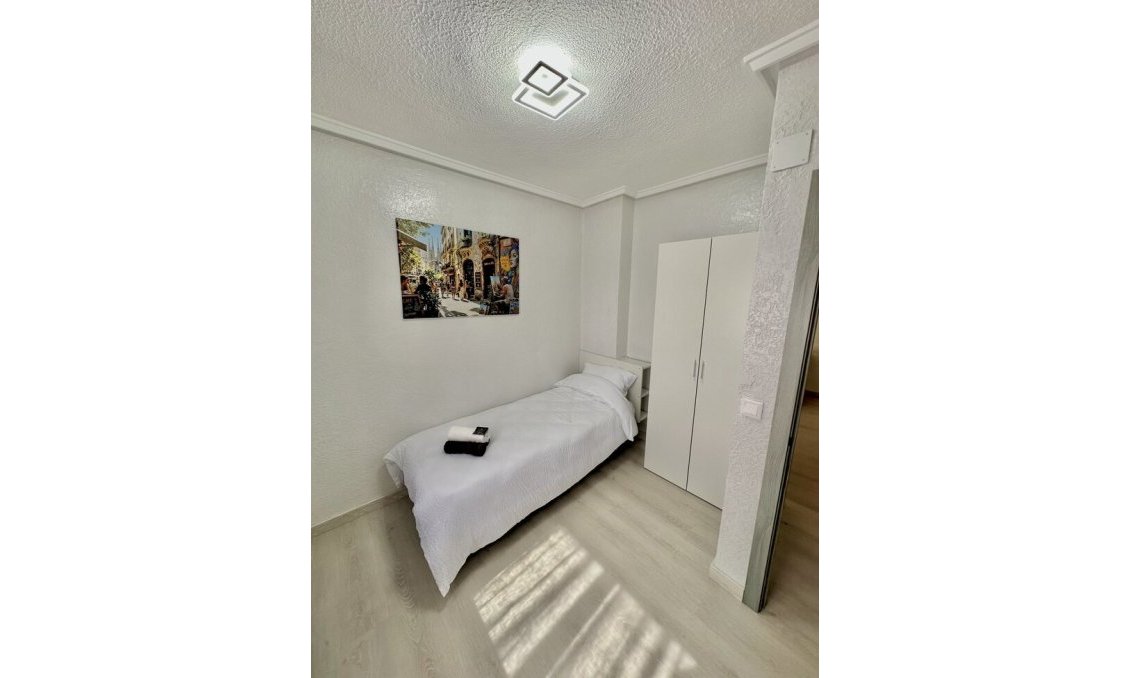 Wiederverkauf - Wohnung -
Torrevieja - Centro