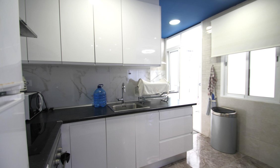Wiederverkauf - Wohnung -
Torrevieja - Playa De Los Naufragos