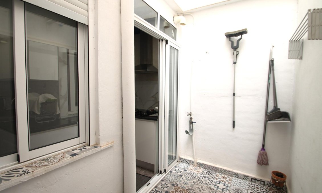 Wiederverkauf - Wohnung -
Torrevieja - Playa De Los Naufragos