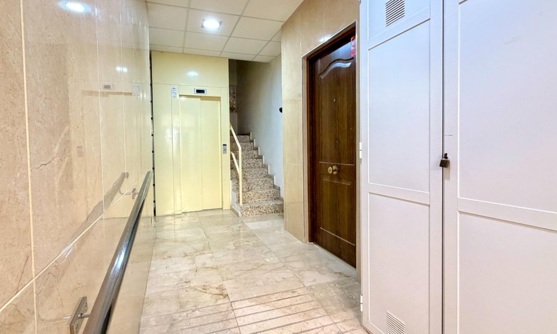 Wiederverkauf - Wohnung -
Torrevieja - Playa del Cura