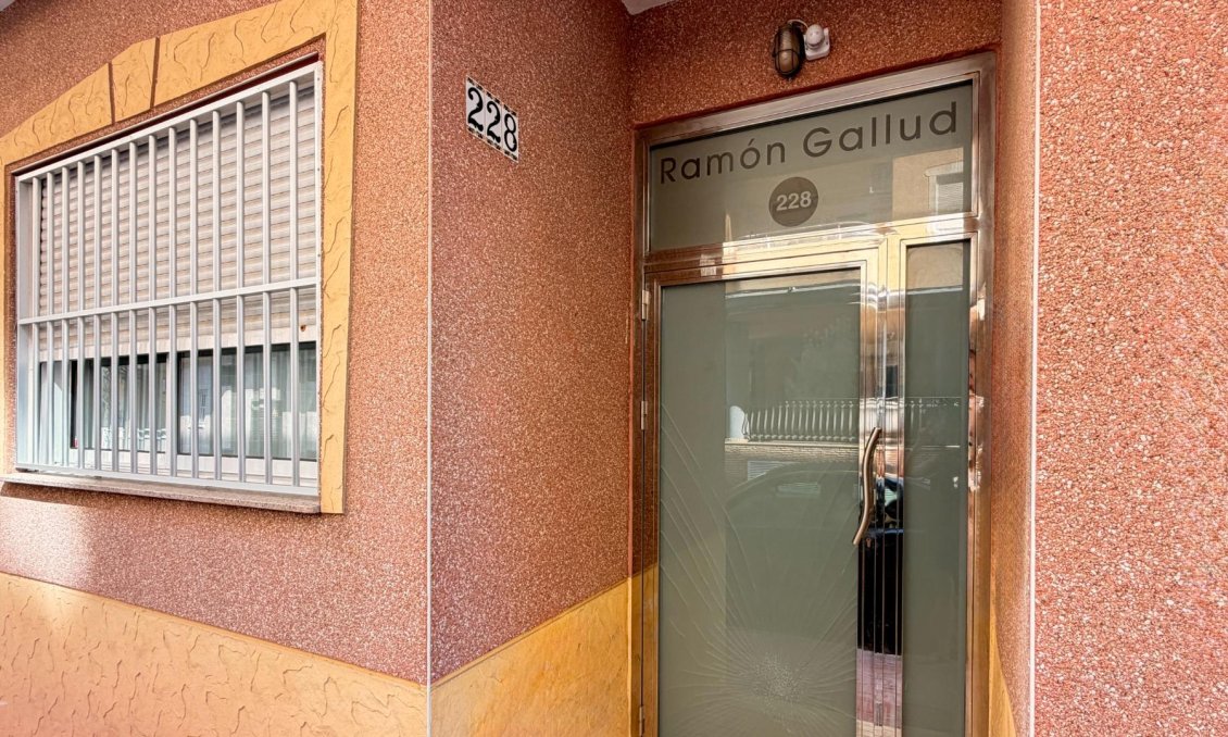 Wiederverkauf - Wohnung -
Torrevieja - Playa del Cura