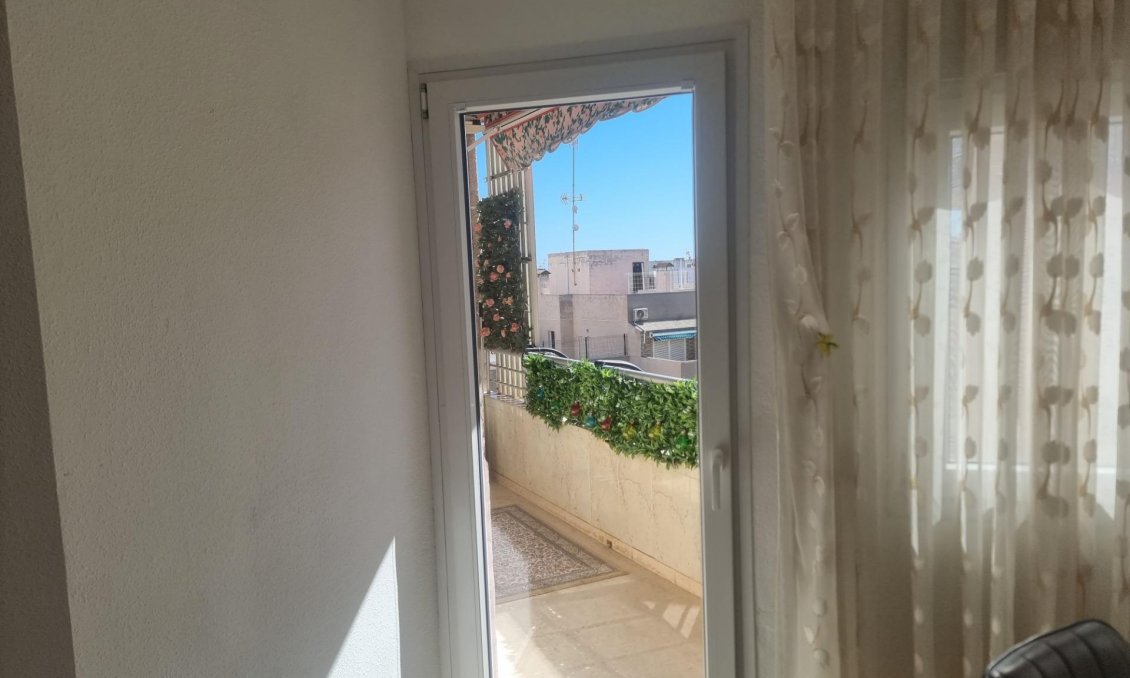Wiederverkauf - Wohnung -
Torrevieja - Playa de los Locos