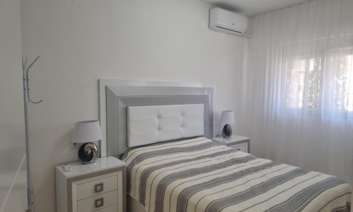 Wiederverkauf - Wohnung -
Torrevieja - Playa de los Locos